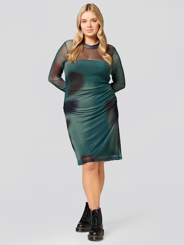 A LOT LESS Dress 'Helena' in Green