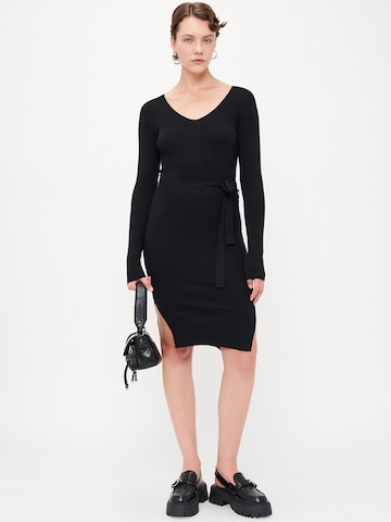 Vero Moda Tall Strikkjole 'VMSABA' i sort