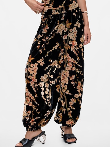 Desigual Barrel Trousers in Black: front