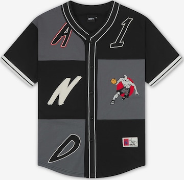 AND1 Comfort Fit Paita värissä musta: etupuoli