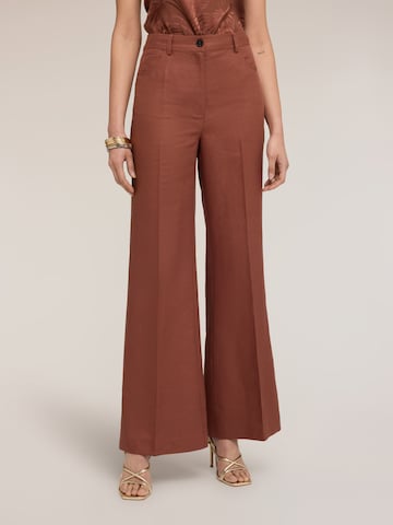 MOTIVI Flared Broek in Bruin