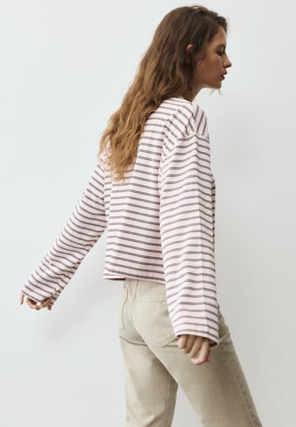 Tricou de la Pull&Bear pe maro