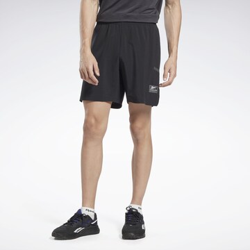 Reebok - regular Pantalón deportivo en negro: frente