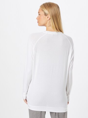 Chemise de nuit 'Verity' Cyberjammies en blanc