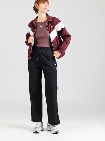 T-shirt Nike Sportswear en marron