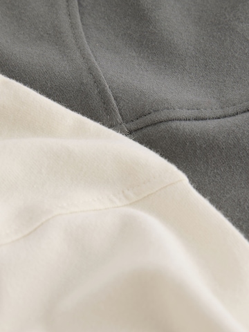 Next - Camiseta en gris