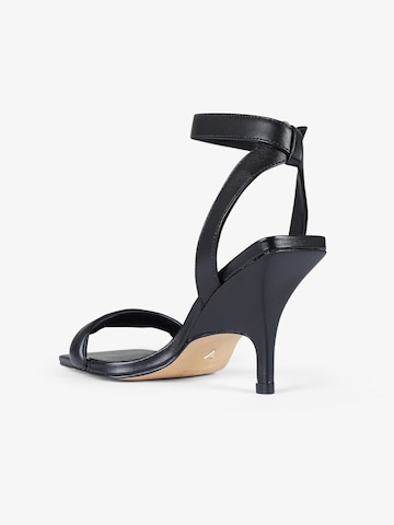CARRANO Hochhackige Sandalen in Schwarz