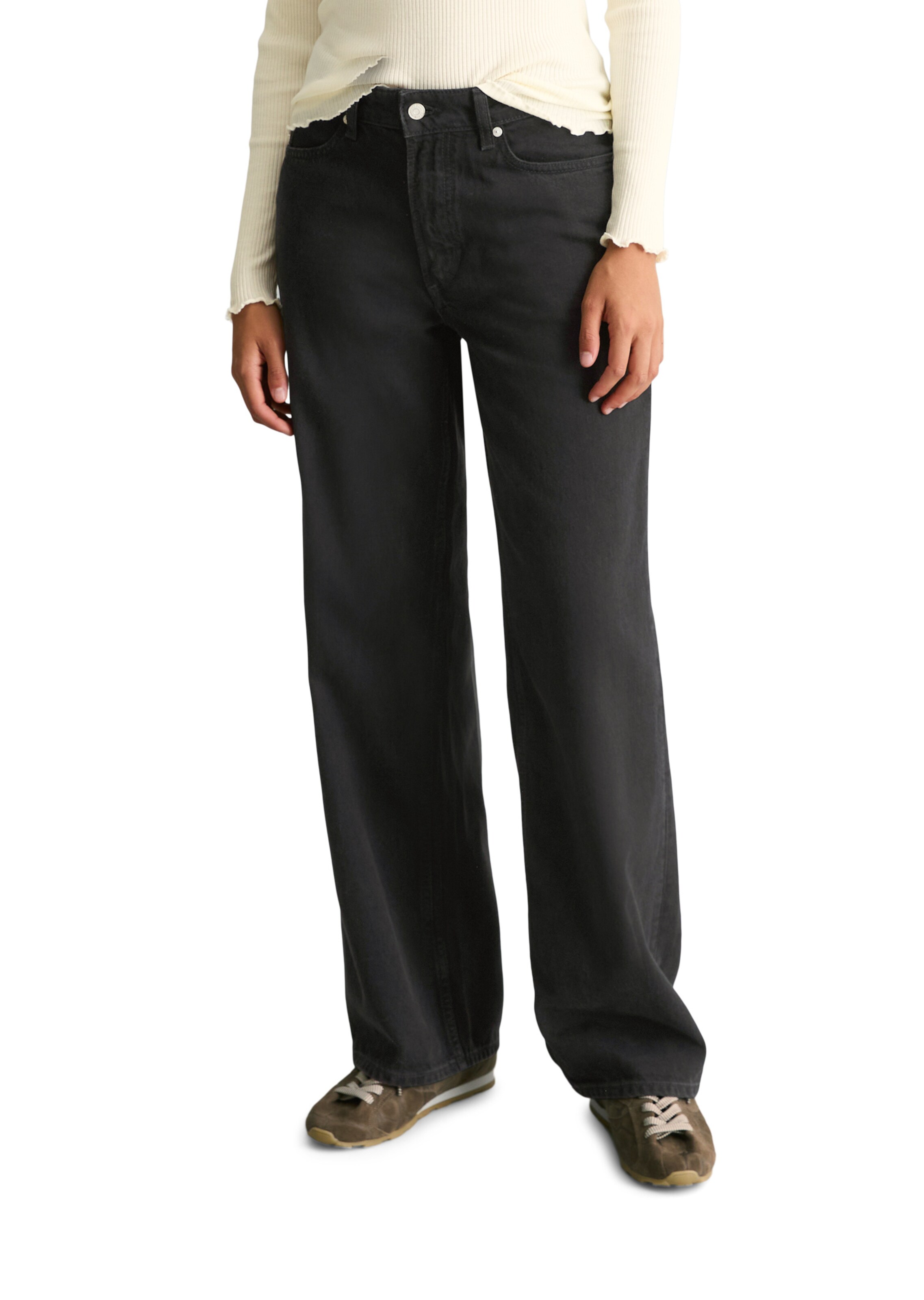 Marc O'Polo DENIM Loose fit Trousers in Black: front