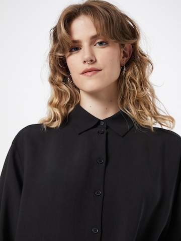 Camicia da donna 'Celeste' di WEEKDAY in nero