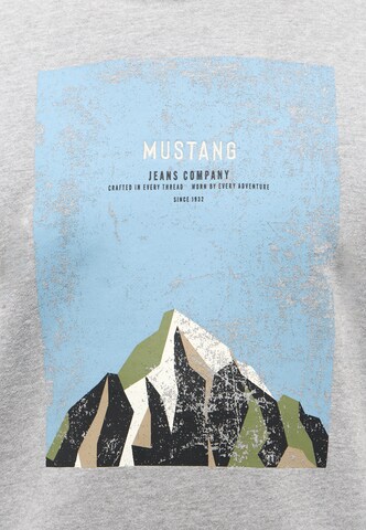 MUSTANG Sweatshirt in Grau