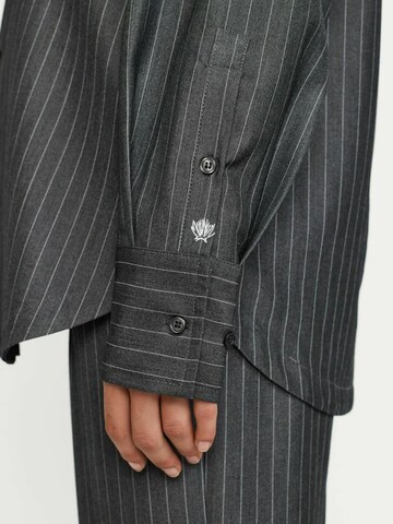 Soft Rebels Pusero 'Briana' värissä harmaa