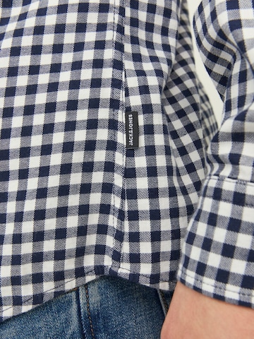 mėlyna JACK & JONES Priglundantis modelis Marškiniai 'Gingham'