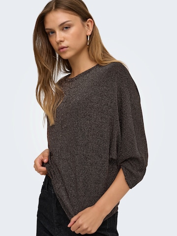 ONLY - Camiseta 'ONLCAROL' en marrón