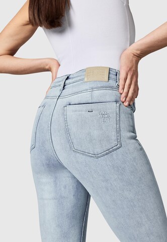 Skinny Jeans 'Lunara' di Peak Time in blu