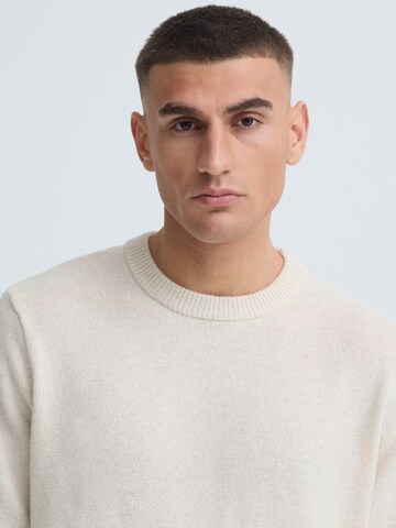 !Solid Pullover in Beige