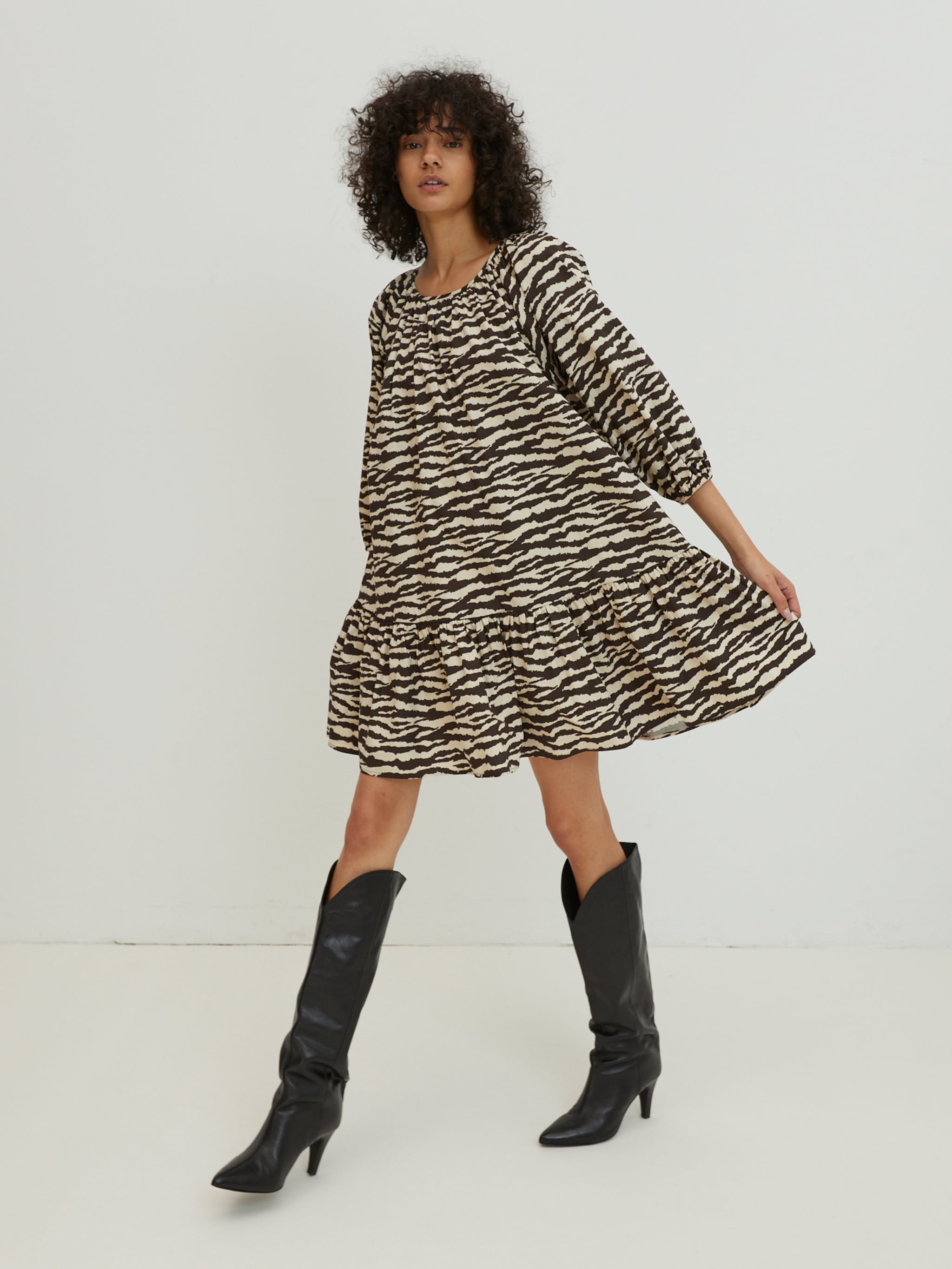 EDITED Produits Robe 'Paola' beige