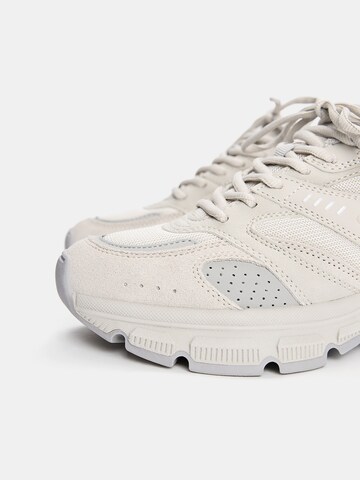 Sneaker bassa di Pull&Bear in colori misti