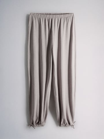 The Set Pyjama in Grau