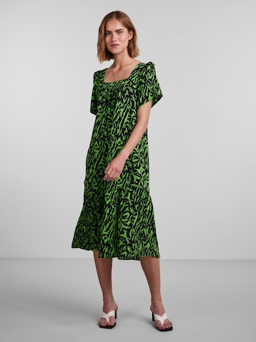 PIECES Šaty 'Lonse' – zelená: přední strana