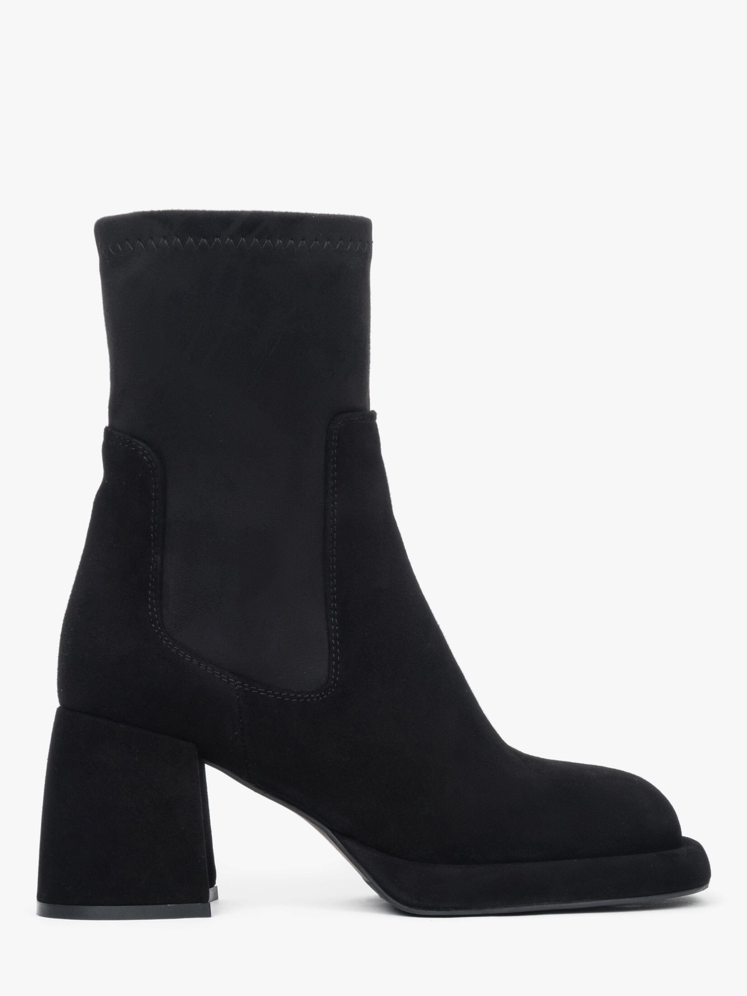 Ankle boots '53-731' di Estro in nero