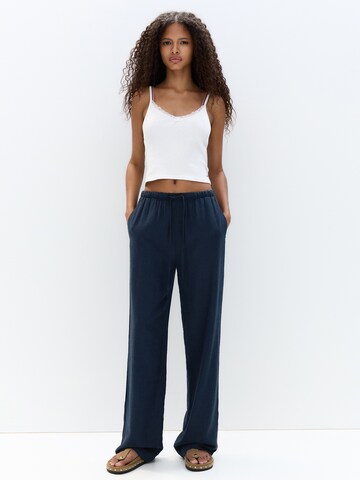 Pull&Bear Широка кройка Панталон в синьо