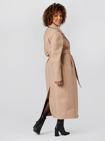 Guido Maria Kretschmer Curvy Between-Seasons Coat in Beige