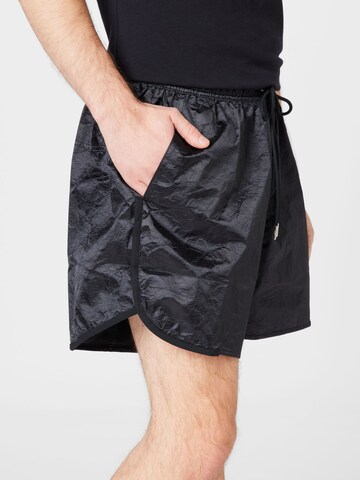 Nike Sportswear Loosefit Shorts in Schwarz