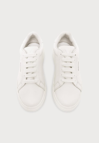 Valentino Shoes Низкие кроссовки 'STUNNY' в Белый: сверху