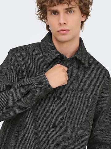 Only & Sons - Ajuste regular Camisa 'MICAH' en gris
