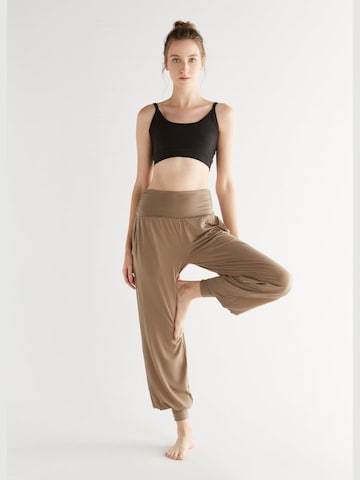 True North Loose fit Pants 'Yogahose' in Brown