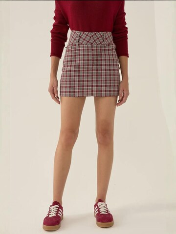 Gonna di Hiccup in rosso: frontale