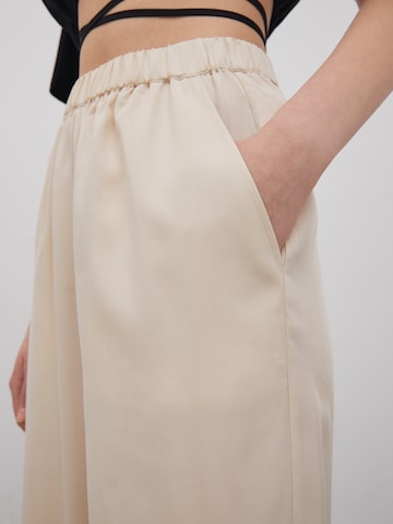 EDITED Wide leg Broek 'Nona' in Beige