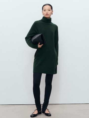 Rochie tricotat 'TALDOTEC' de la MANGO pe verde: față
