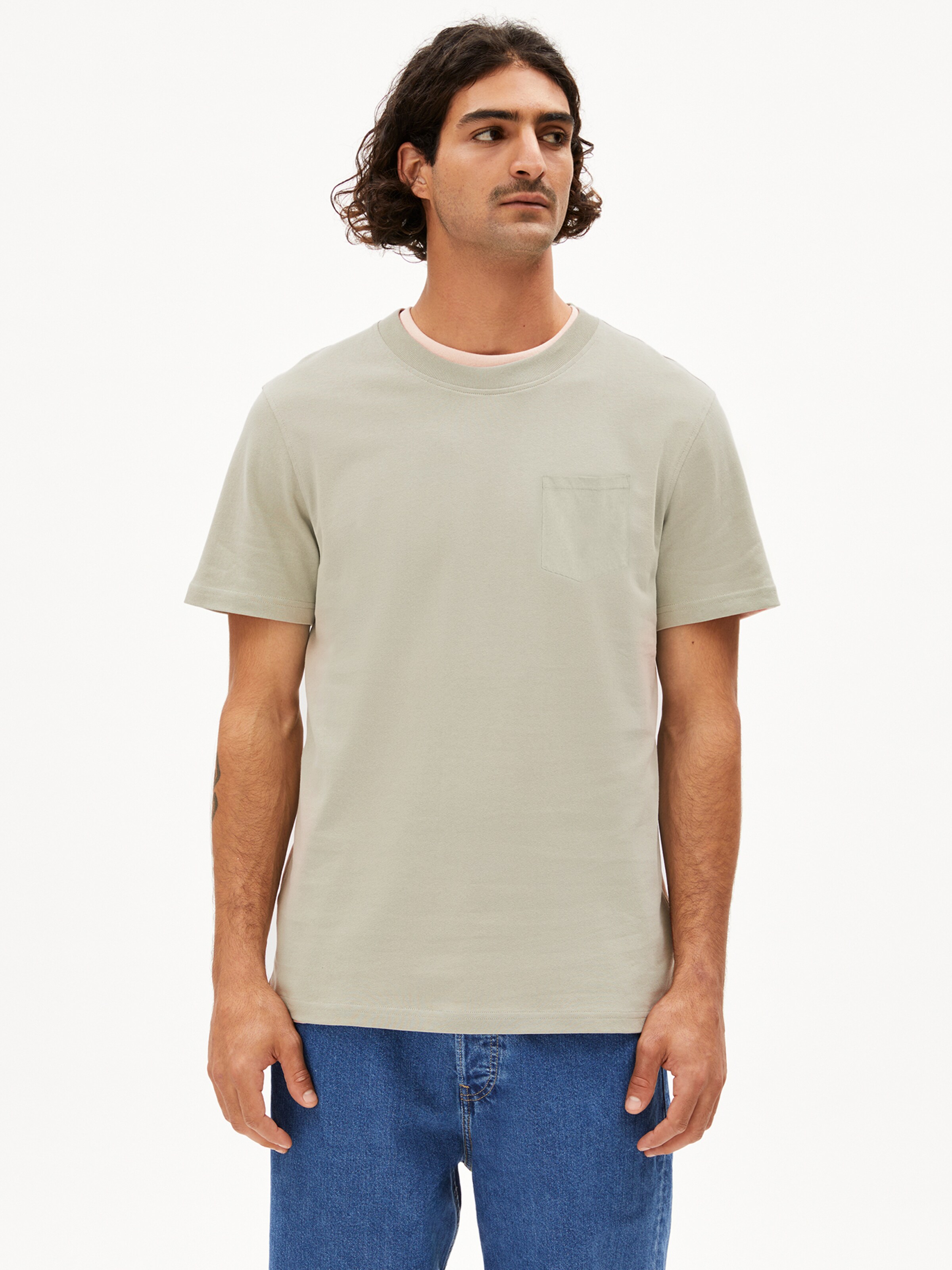 T-Shirt 'MAARKOS POCKET ' ARMEDANGELS en vert : devant