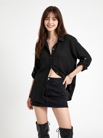 TorWeit Oversized Shirt in Black