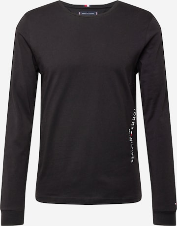 TOMMY HILFIGER T-shirt i svart: framsida