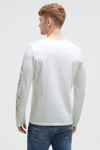 CAMP DAVID Shirt in White: front