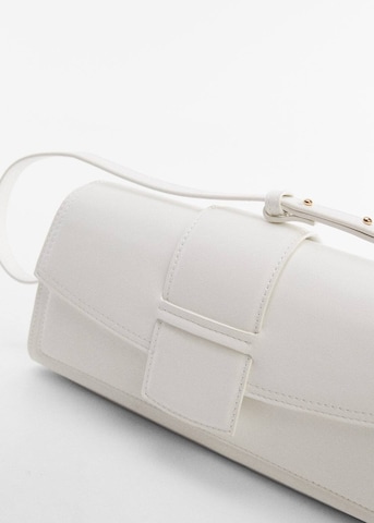 MANGO Handtasche 'Agnes' in Weiß