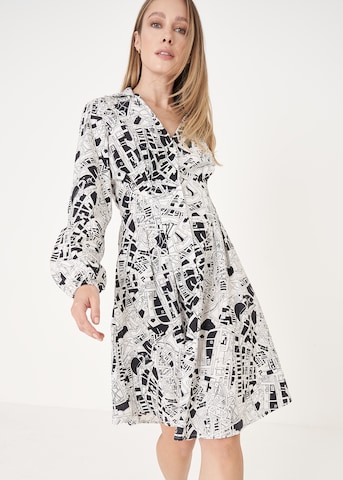 Robe 'Amin' Camomilla en blanc : devant