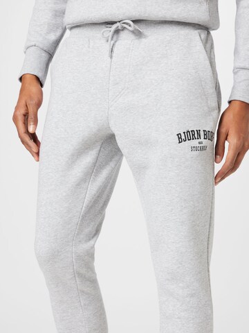 BJÖRN BORG Tapered Sporthose in Grau