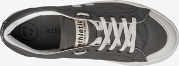Ethletic Sneaker in Grau