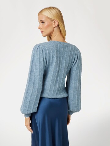 GUESS Sweater in Blue