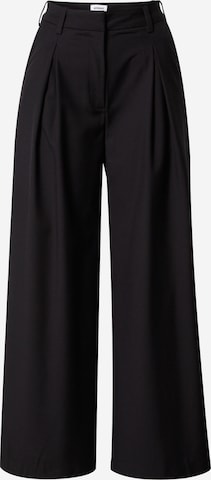 WEEKDAY Pleat-Front Pants 'Indy' in Black: front