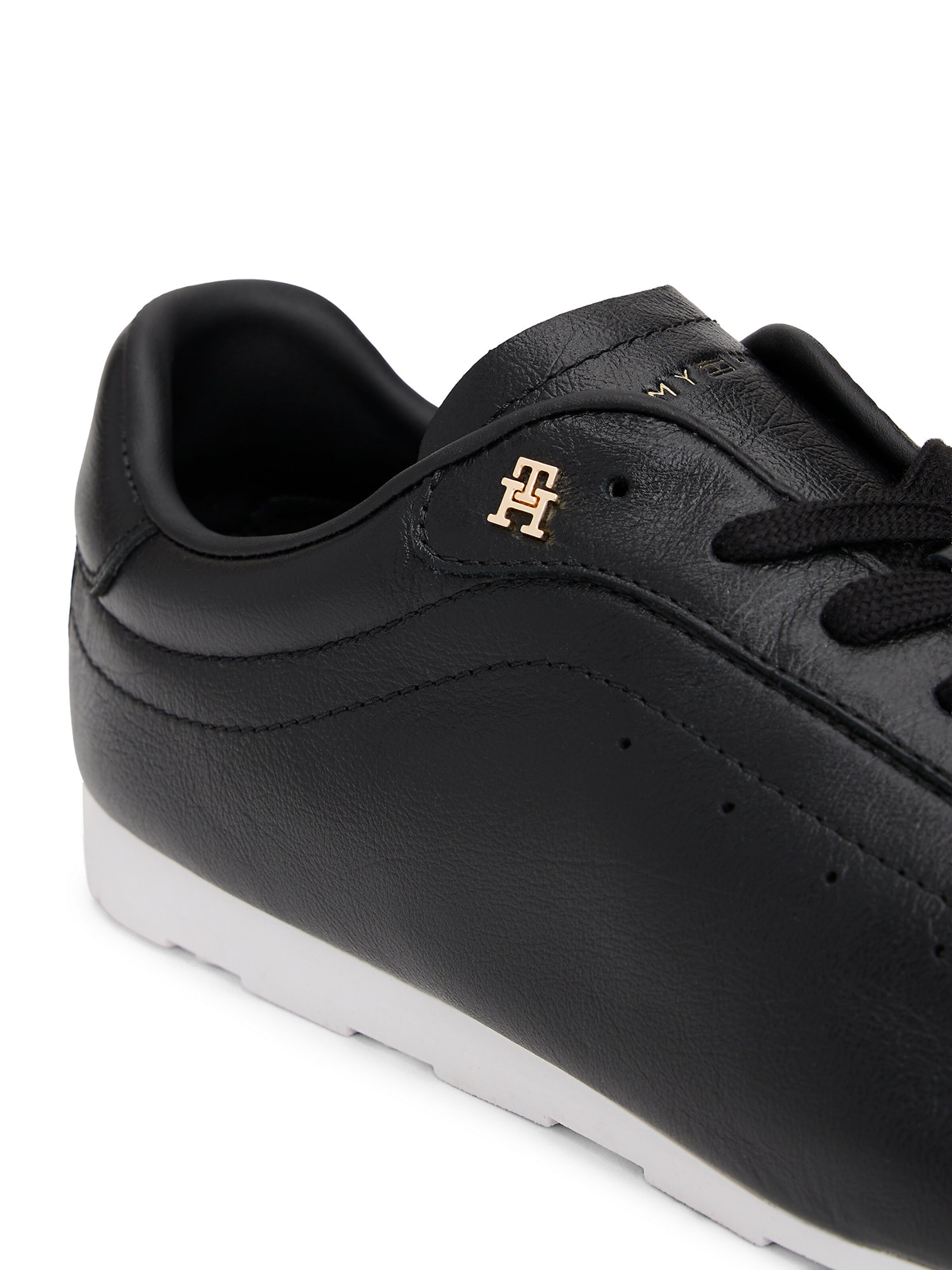 TOMMY HILFIGER Sneaker in Schwarz