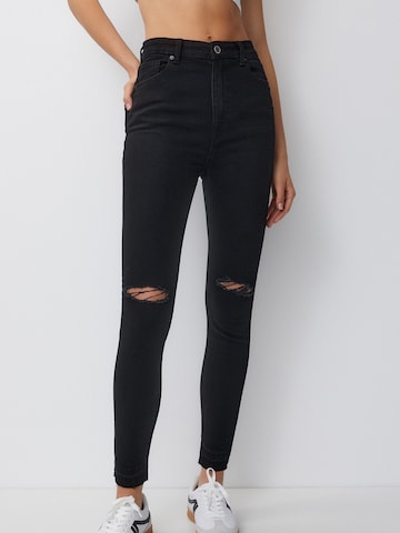 Pull&Bear Skinny Jeansy w kolorze czarny: przód