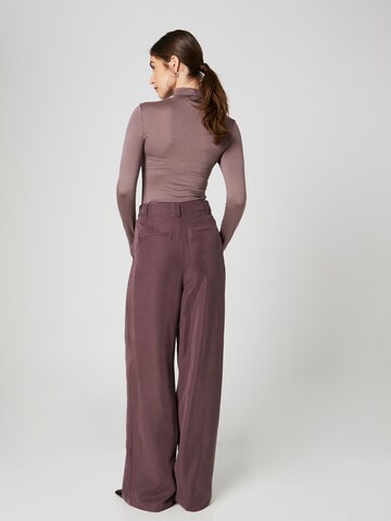 Guido Maria Kretschmer Women Wide leg Pleat-Front Pants 'Avena' in Purple