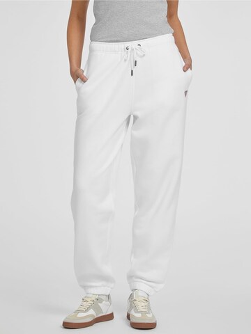 GUESS JEANS Tapered Pants in White: front