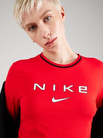 Nike Sportswear Тениска в червено