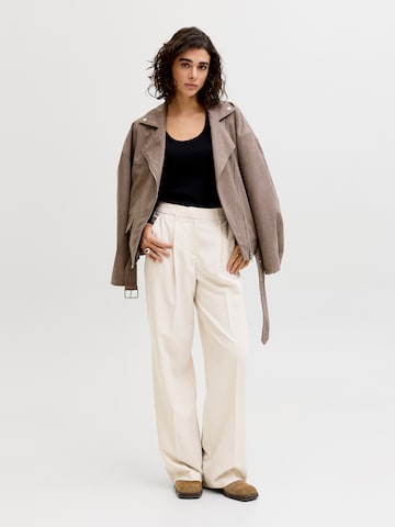 JJXX - Perna larga Calças com pregas 'JXELLIS' em bege