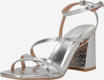 NEW LOOK Páskové sandály – stříbrná: přední strana
